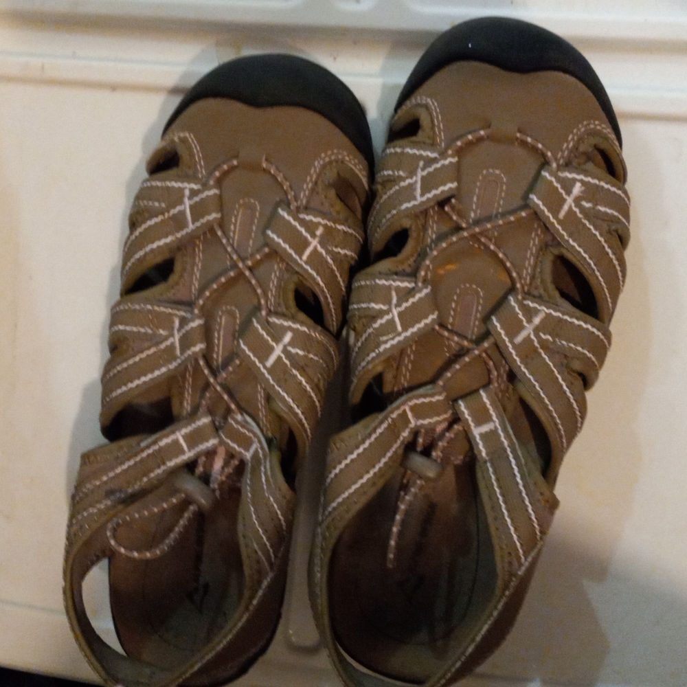 ALPINE DESIGN walking shoe